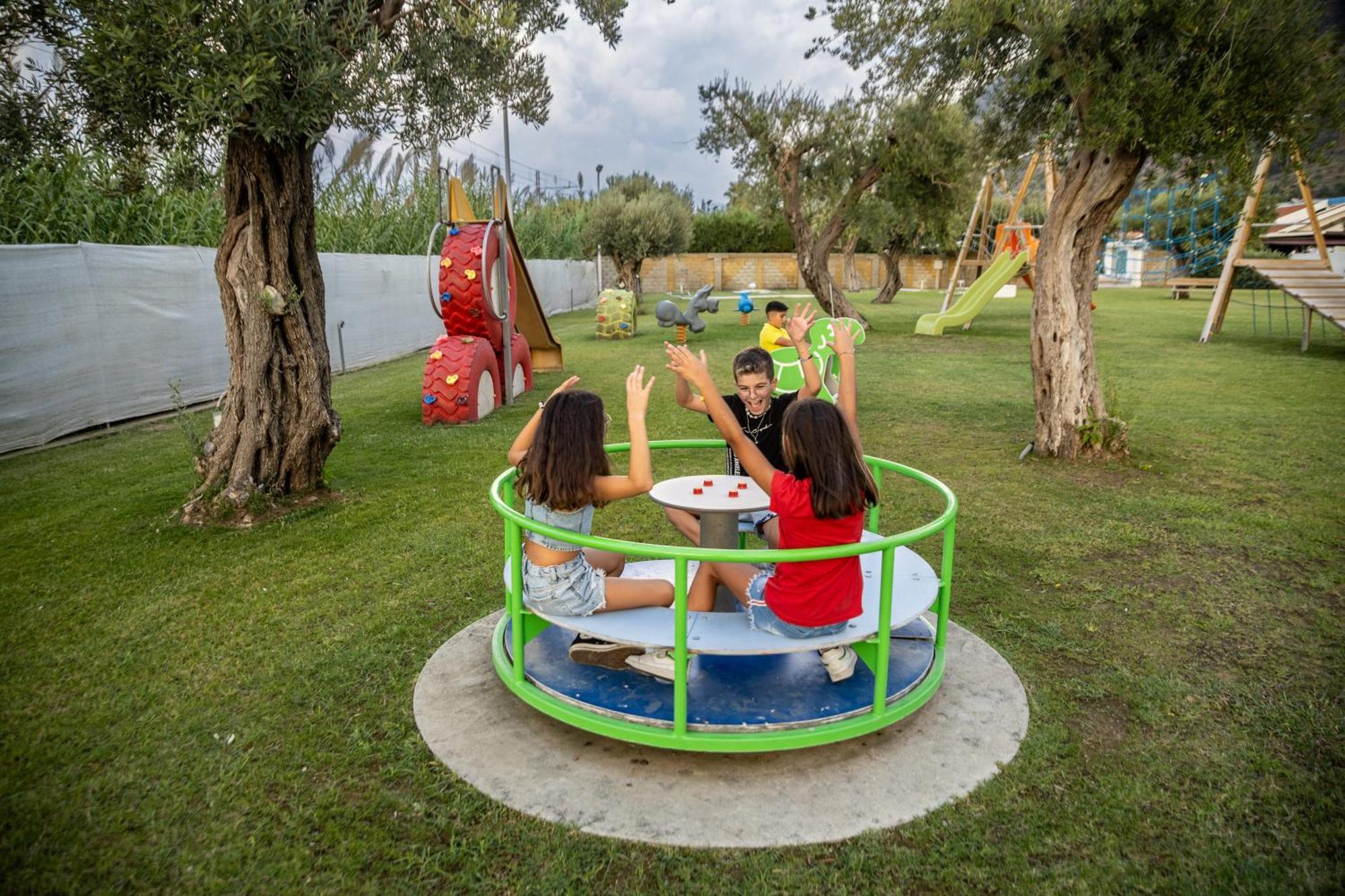 Riviera Del Sole Hotel Resort Spa Piraino Eksteriør bilde