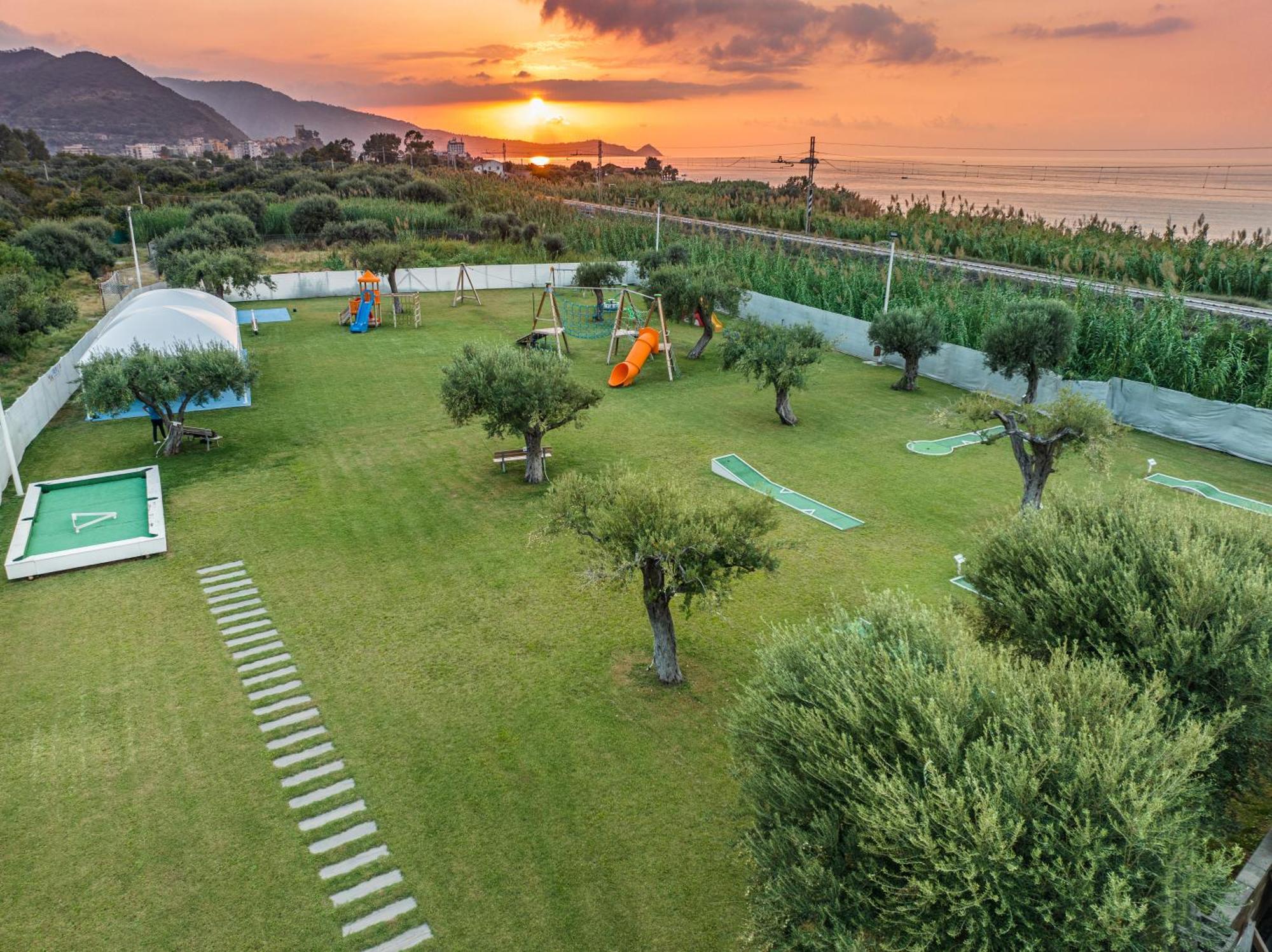 Riviera Del Sole Hotel Resort Spa Piraino Eksteriør bilde